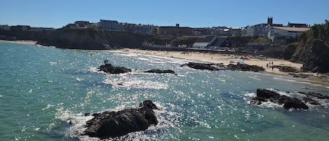 靠近海滩