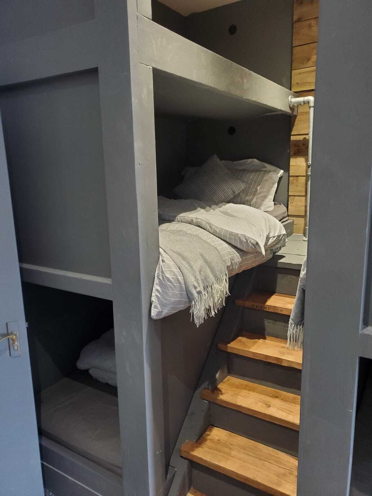 City Room | In-room safe, iron/ironing board, free WiFi, bed sheets