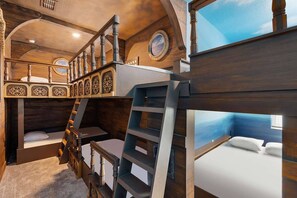 6 habitaciones, tabla de planchar con plancha, wifi y ropa de cama 
