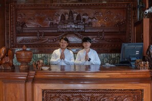 Reception - Kings Luxury Hotel (Siem Reap)