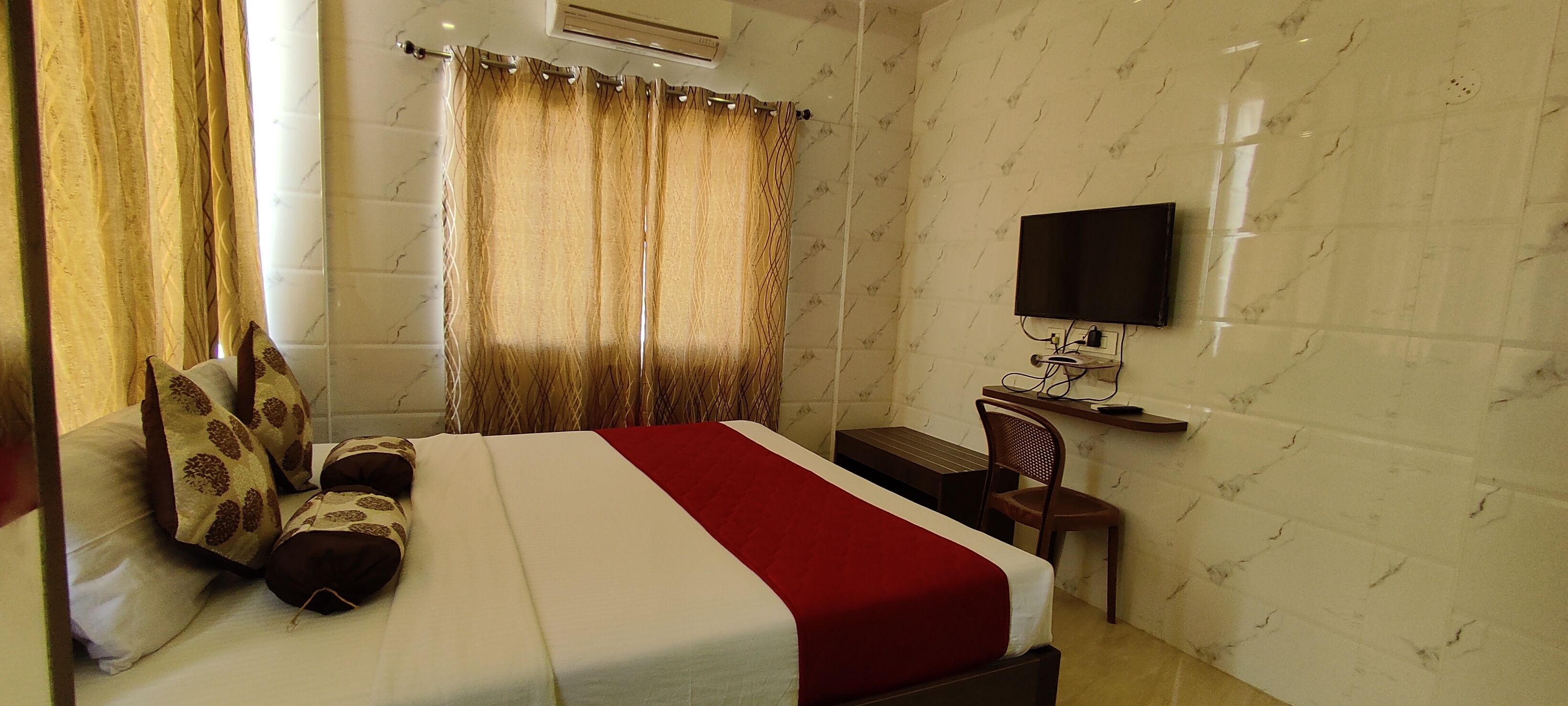 premium double room | individually decorated, free wifi