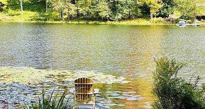 Cozy Roscoe Lakefront Cabin
