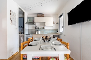 Dining - 50m from the beach, charming house in St Hilaire (Saint-Hilaire-de-Riez)
