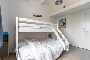 1 bedroom, iron/ironing board, free WiFi