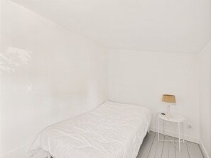 3 bedrooms, iron/ironing board, free WiFi