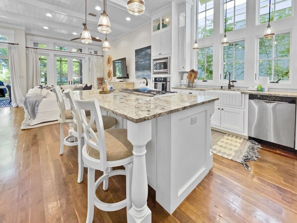 House, 5 Bedrooms | Private kitchen | Fridge, oven, coffee/tea maker, toaster - 116 Surfer Ln 5 Bedroom Home by RedAwning (Panama City Beach)