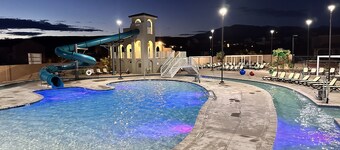 Zions Base Camp 4 Bedroom Townhouse by RedAwning