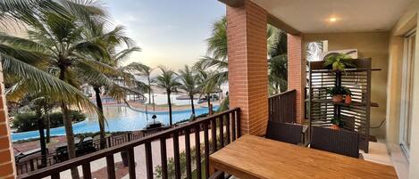 屋外ダイニングエリア