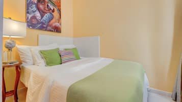 2 chambres, fer et planche à repasser, Wi-Fi gratuit, draps fournis