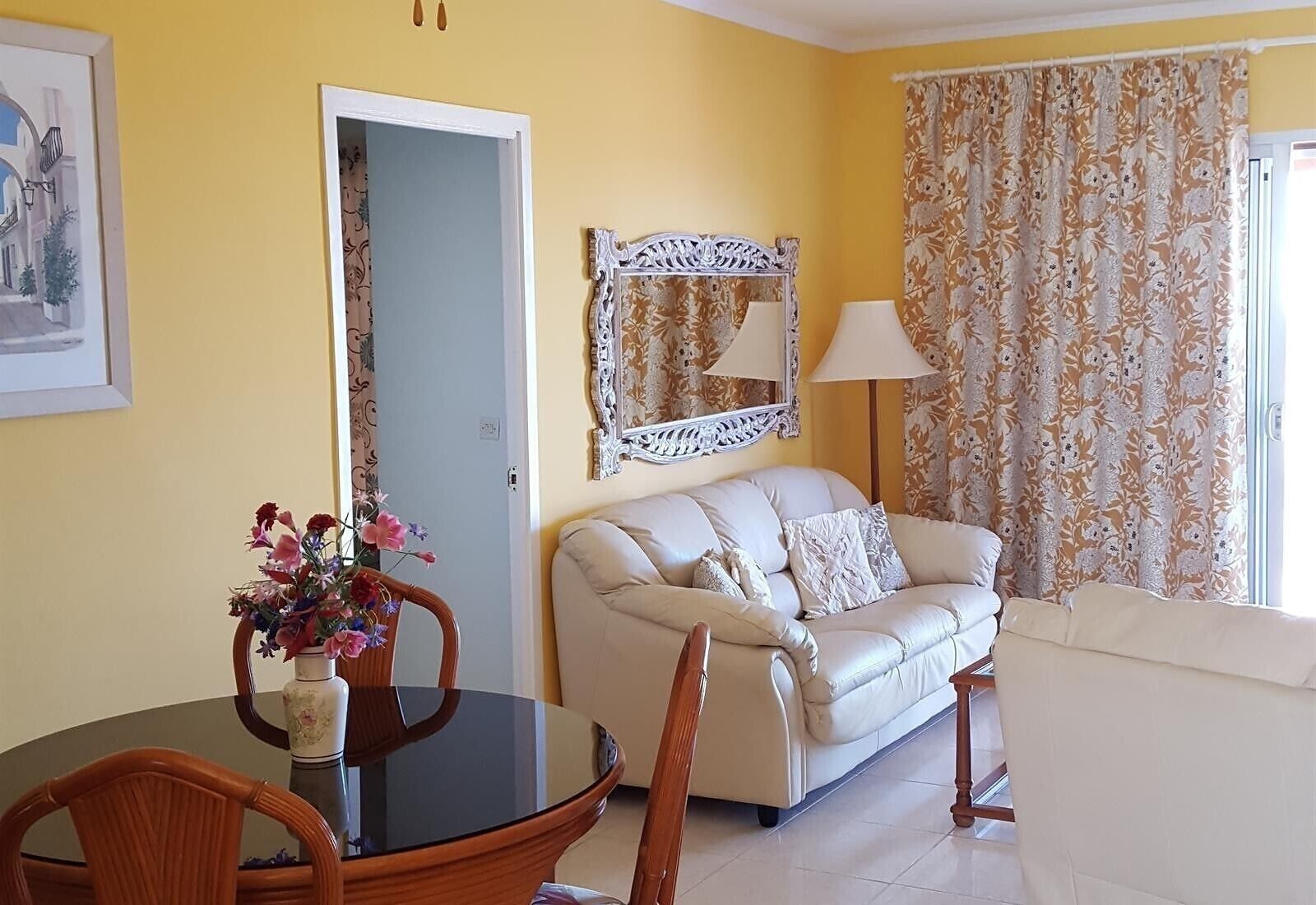 Tv, dvd-afspiller, stereoanlæg