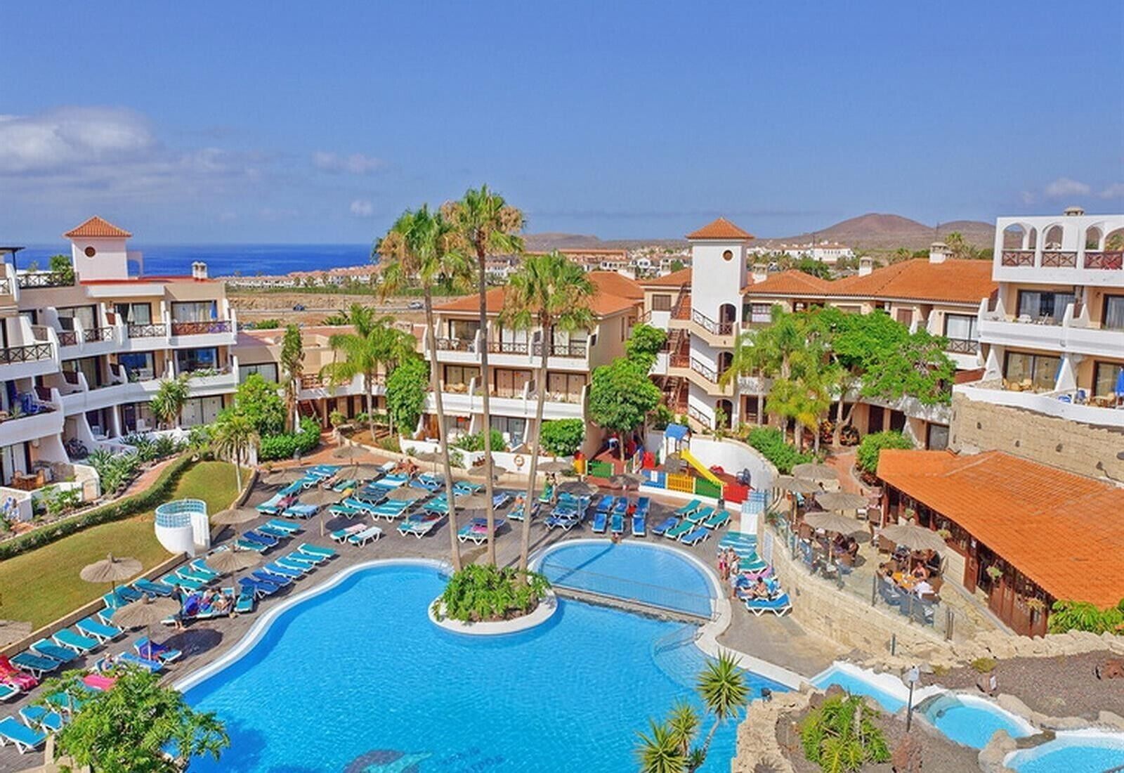 Alberca techada y alberca climatizada