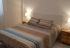 1 camera, ferro/asse da stiro, Wi-Fi gratuito, lenzuola