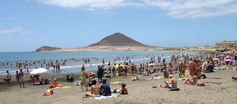 Holiday Accommodation "El Medano" with beach view