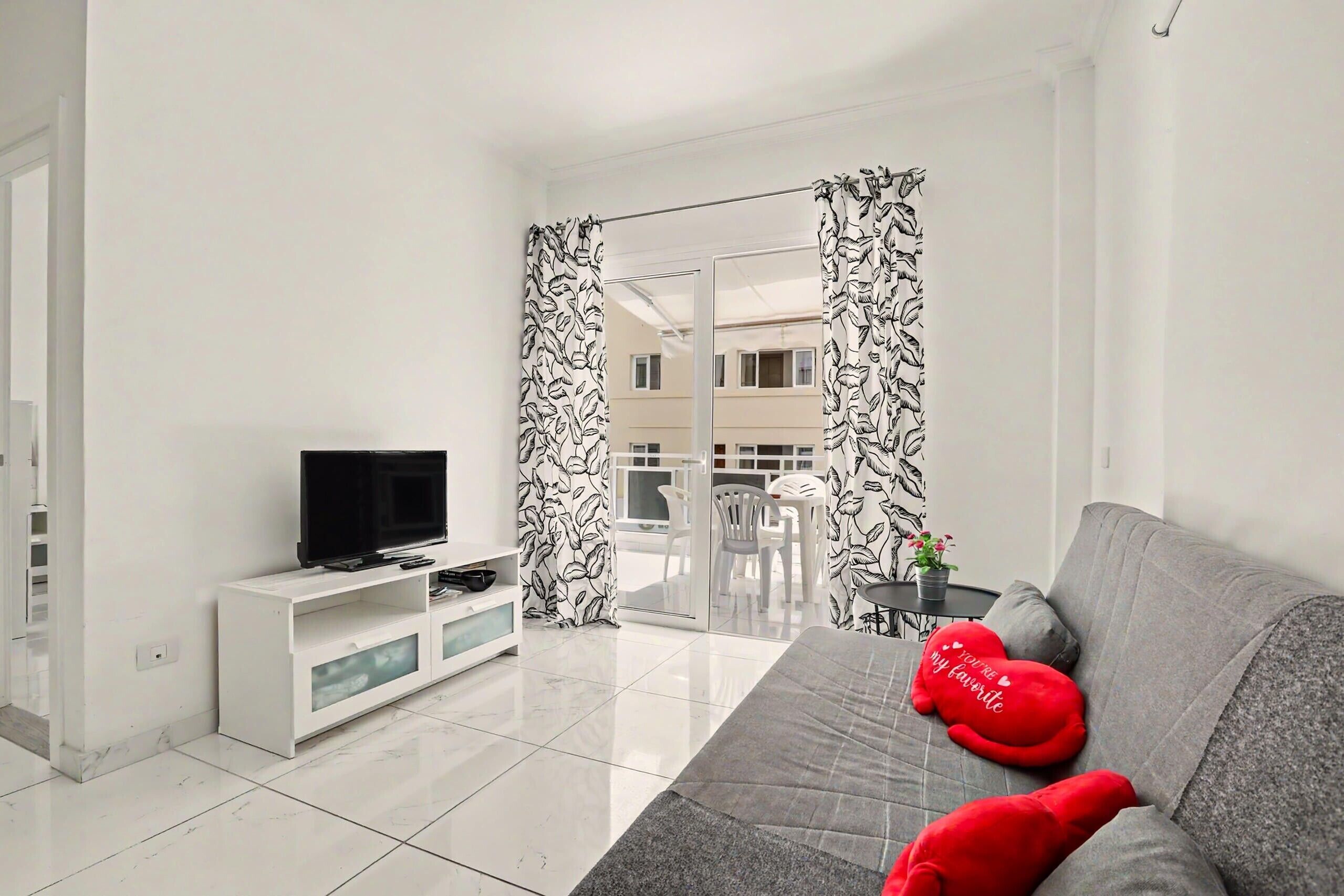 TV, lettore DVD, impianto stereo