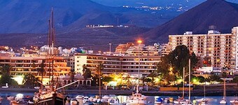 Holiday accommodation "New 1-bedroom beach apartment"
