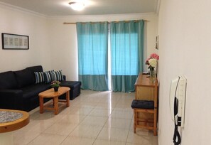TV, DVD player, stereo - Holiday Accommodation "Nice stay in Los Cristianos centre" (Los Cristianos)