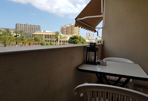 Outdoor dining - Holiday Accommodation "Nice stay in Los Cristianos centre" (Los Cristianos)