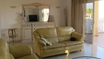 Tv, pejs, videospil, dvd-afspiller