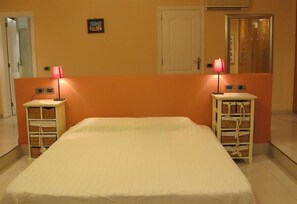 5 Schlafzimmer, Bügeleisen/Bügelbrett, kostenloses WLAN, Bettwäsche