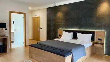 Superior tweepersoonskamer | Geluiddichte muren, een strijkplank/strijkijzer, gratis wifi, beddengoed