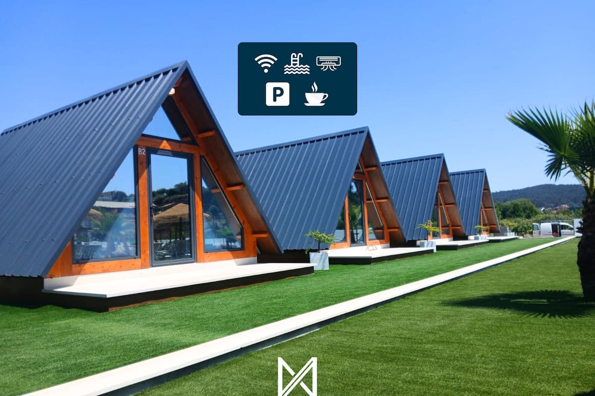 1 habitación, sistema de insonorización y tabla de planchar con plancha