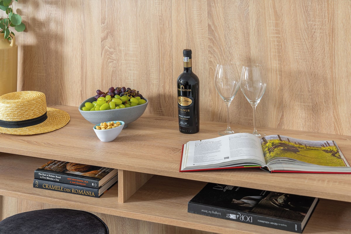 Habitación superior, 1 cama matrimonial | Ropa de cama de alta calidad y artículos del minibar gratis