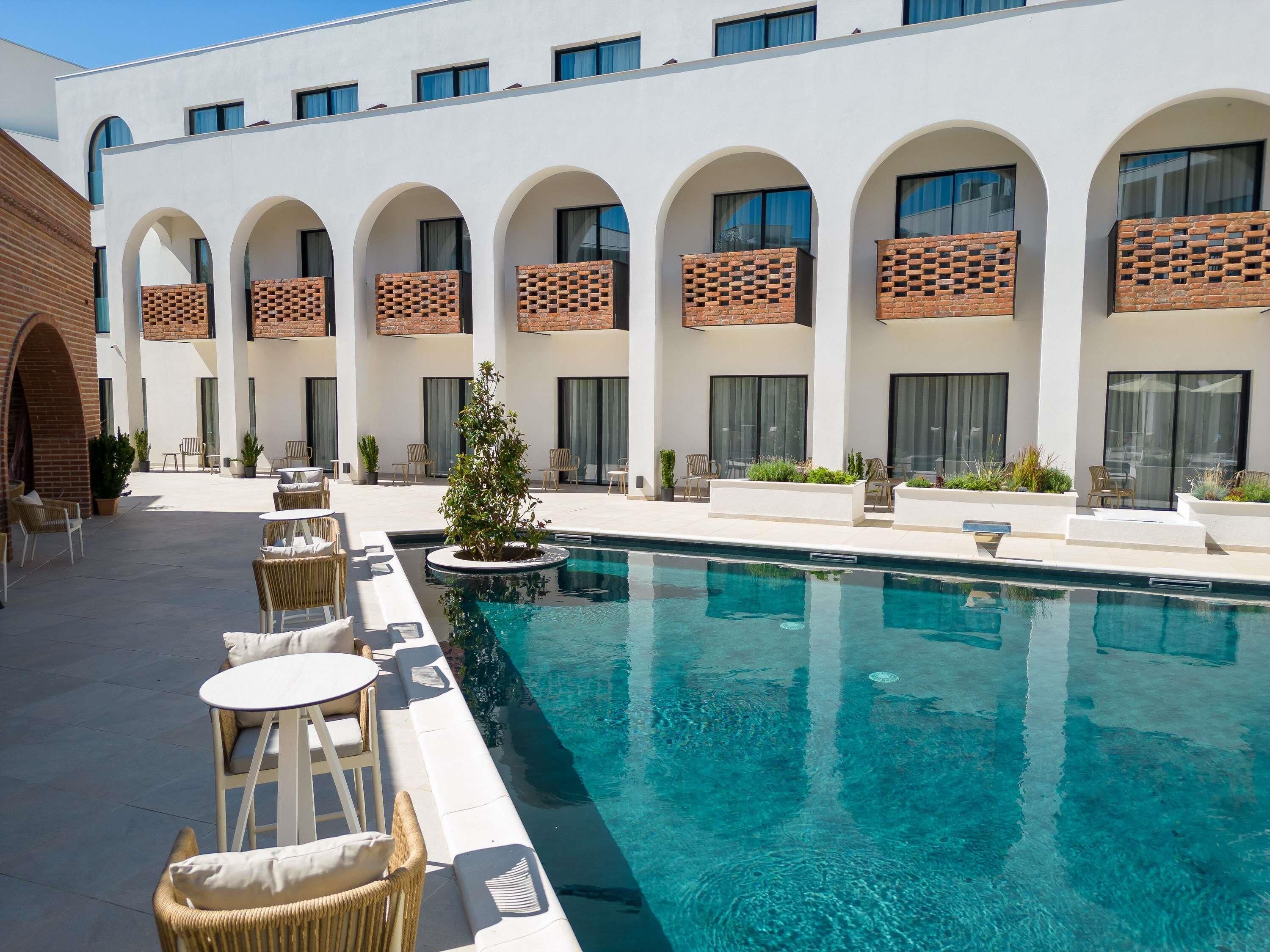 Piscina externa sazonal