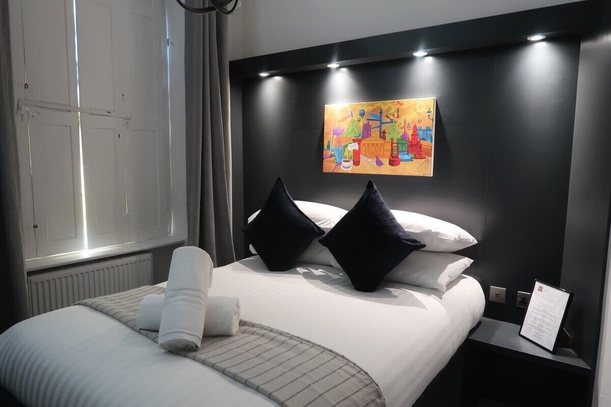 Kaupunkihuoneisto | Työpöytä, silitysrauta/-lauta, ilmainen Wi-Fi, vuodevaatteet