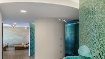 Couples treatment rooms, body treatments, aromatherapy