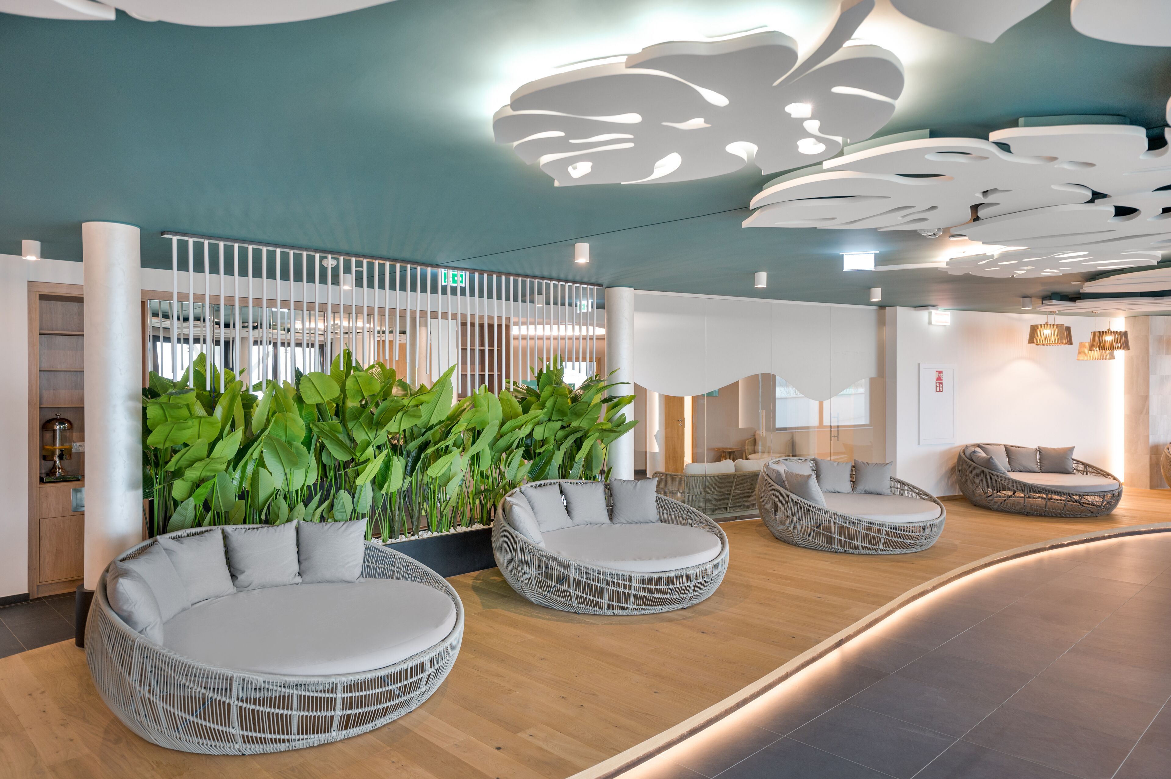 Couples treatment rooms, body treatments, aromatherapy