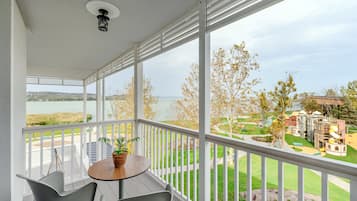 Deluxe-Suite, Mehrere Betten | Terrasse/Patio