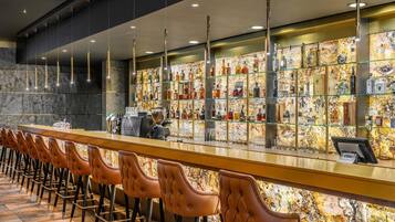 3 間酒吧/酒廊、池中酒吧、池畔酒吧