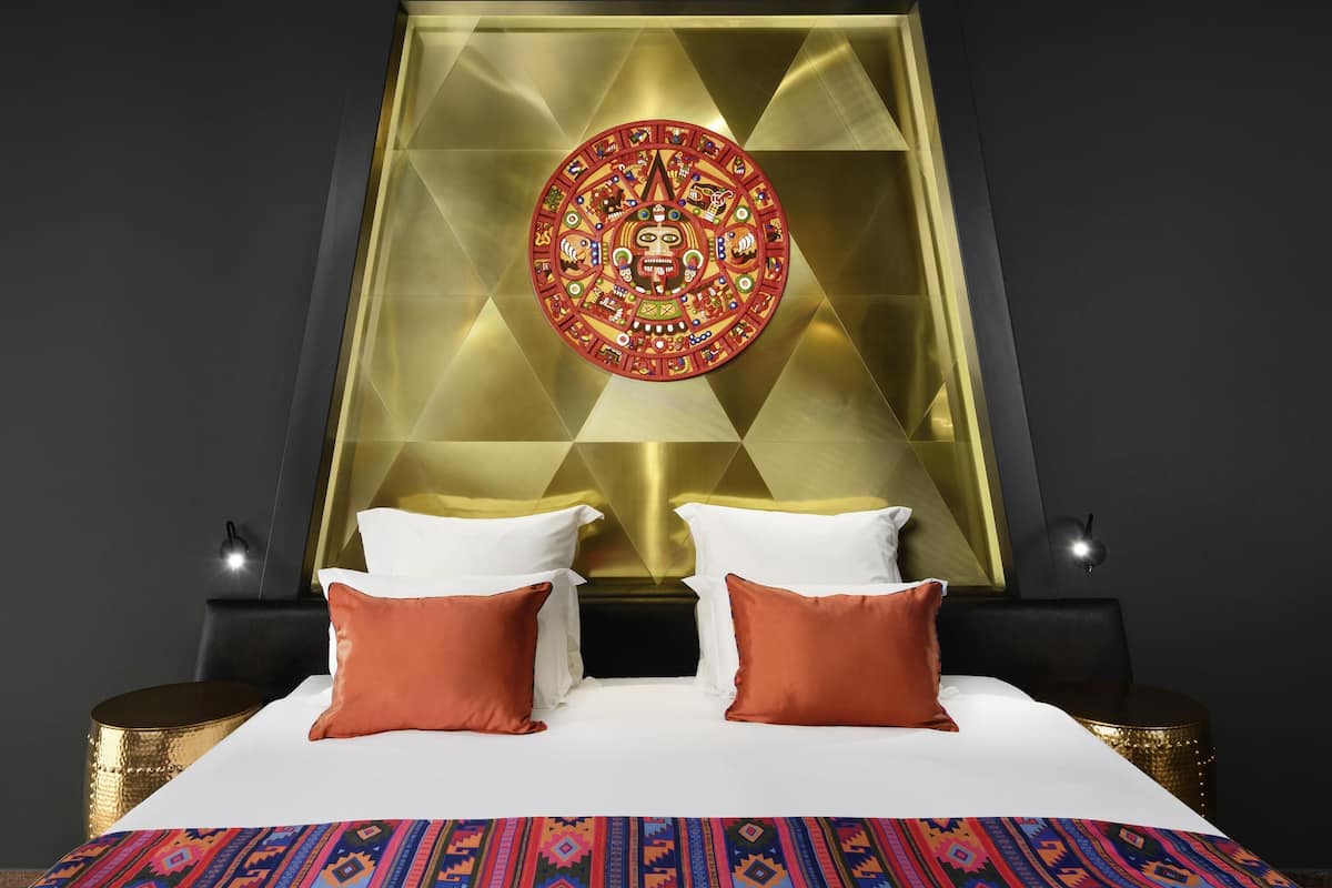 1 bedroom, hypo-allergenic bedding, minibar, in-room safe