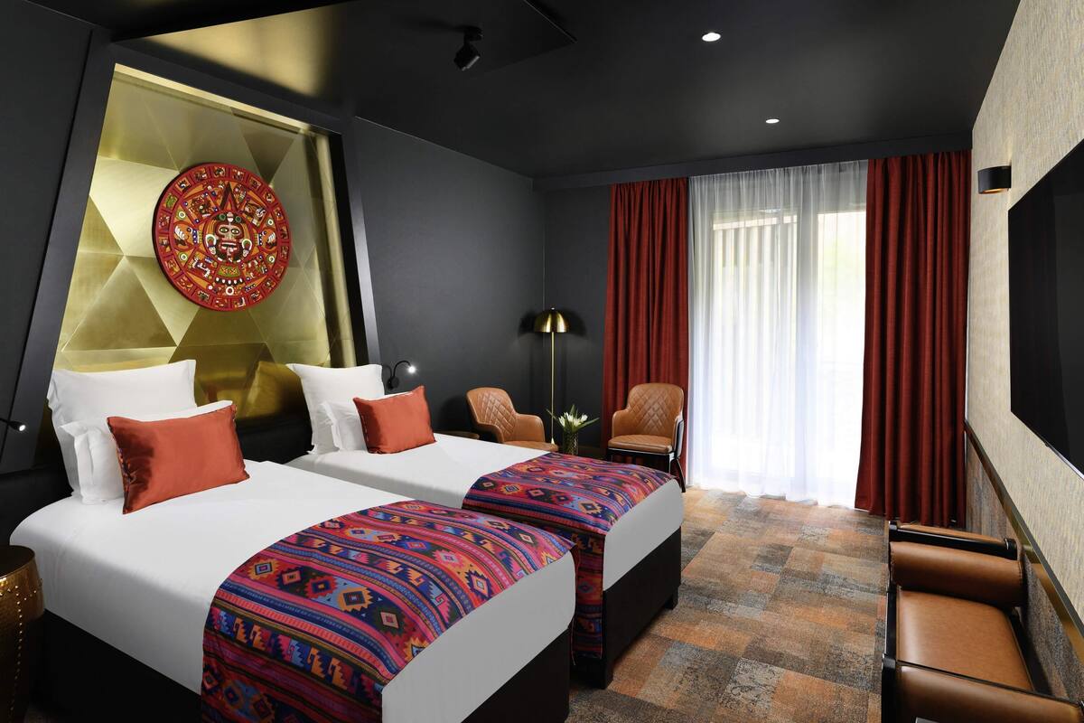 Superior Room, 2 Single Beds, Convertable to King-size Bed, Quarry View | Hypo-allergenic bedding, minibar, in-room safe, desk