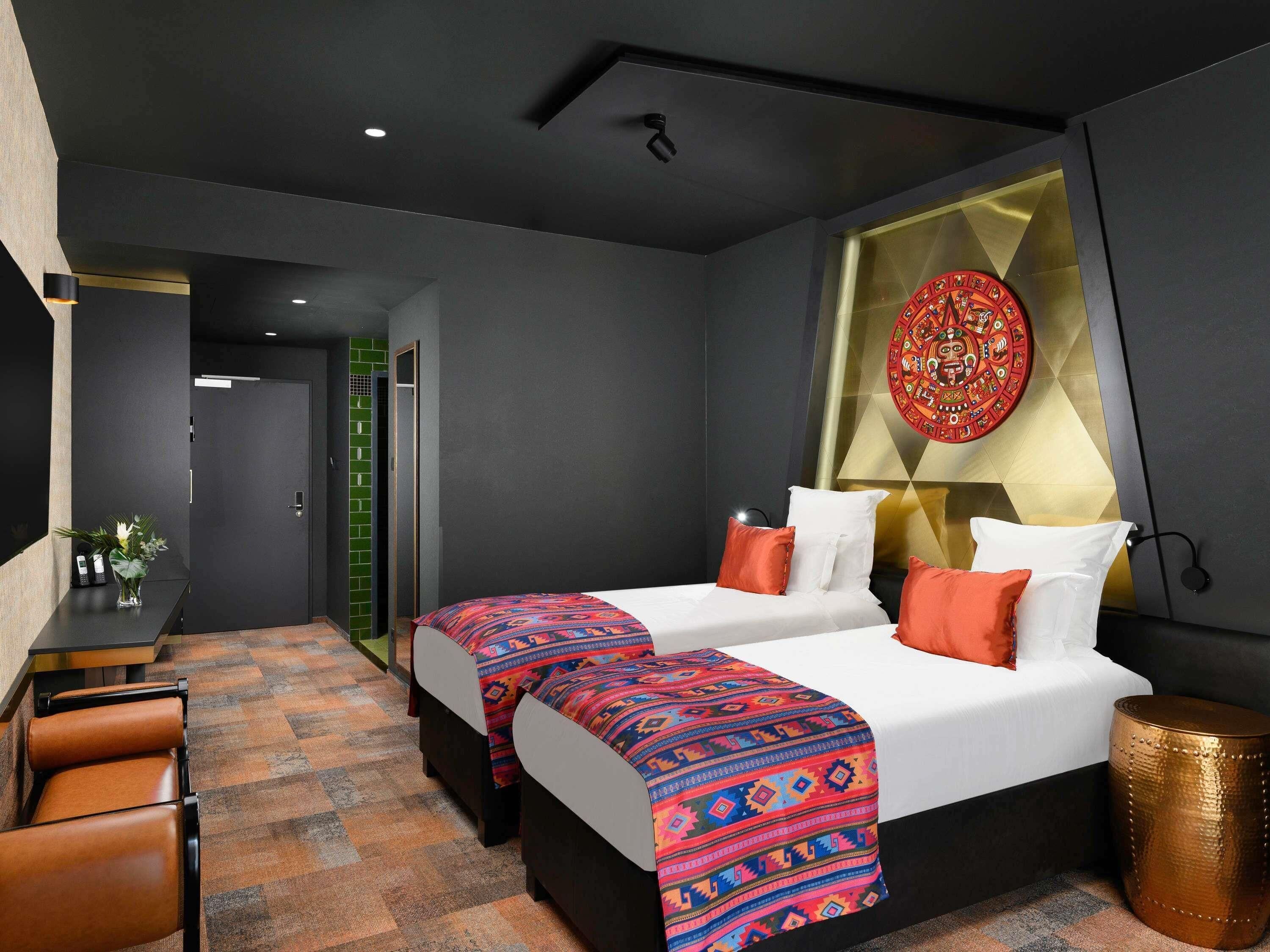 防过敏的被褥、迷你吧、客房内保险箱、办公桌