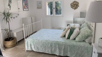 3 slaapkamers, een bureau, een strijkplank/strijkijzer, gratis wifi