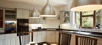 Pass the Keys | Luxury 5 bedroom Riverside home in town centre