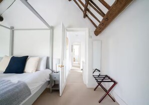 4 chambres, fer et planche à repasser, Wi-Fi gratuit, draps fournis