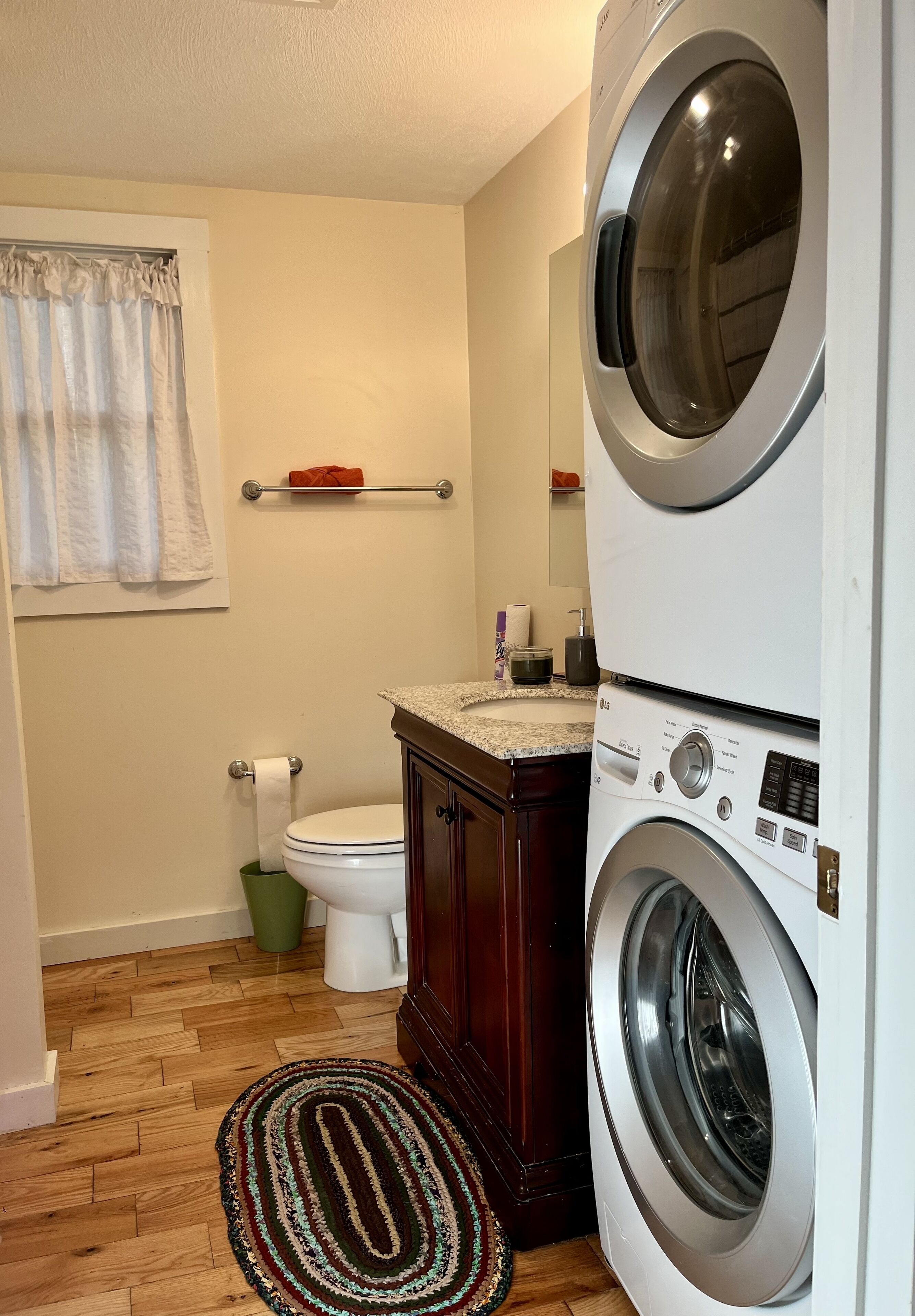 Combined shower/bathtub, hair dryer, towels, soap