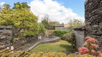 Cottage | Property grounds