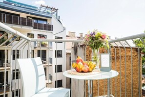 تناول الطعام بالخارج