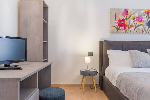 2 bedrooms, iron/ironing board, free WiFi