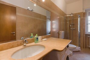 Doccia, bidet