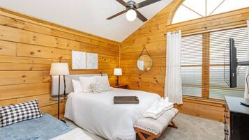 5 bedrooms, travel cot, free WiFi, bed sheets