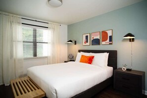 3 chambres, fer et planche à repasser, Wi-Fi, draps fournis