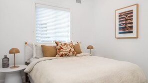 4 bedrooms, Internet, bed sheets
