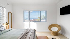 4 slaapkamers, een strijkplank/strijkijzer, wifi, beddengoed