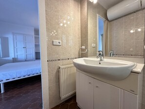Bathroom - Villa Poncella - Four Bedroom Chalet, Sleeps 8 (Roses)