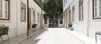 Bright and comfortable duplex apartment in a quiet and typical Lisbon neighborhood.