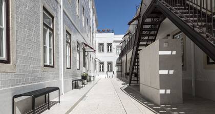 Bright and comfortable duplex apartment in a quiet and typical Lisbon neighborhood.